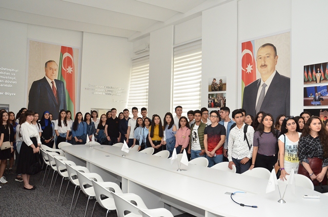 Dövlət İdarəçilik Akademiyasında Bilik Günü təntənə ilə qeyd olunub