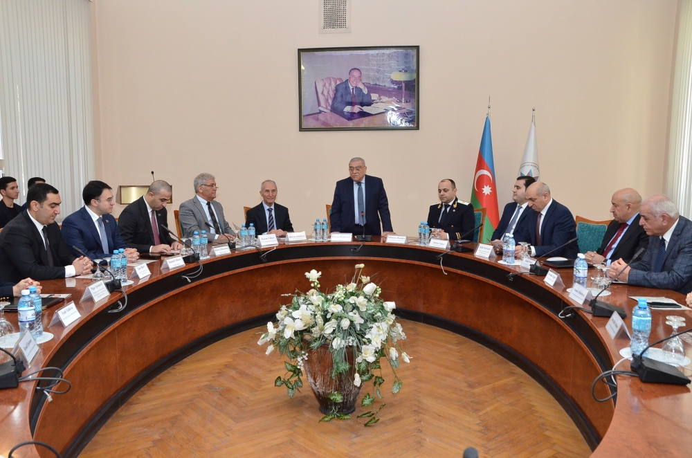 Ümummilli Lider Heydər Əliyev Azərbaycanda konstitusion-hüquqi islahatların banisidir –konfrans