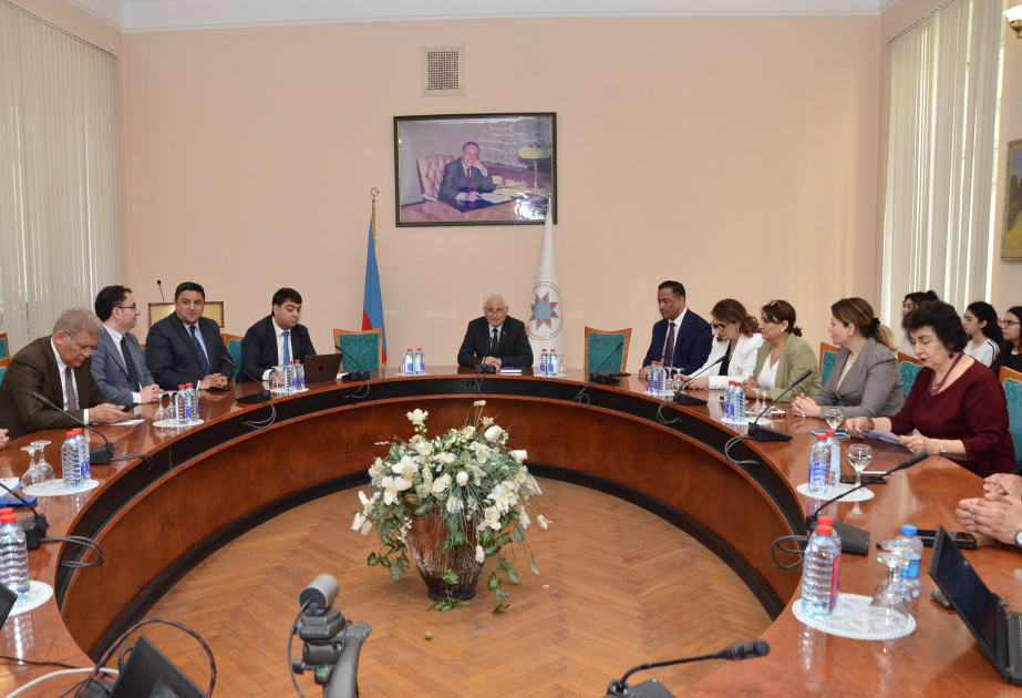 “Azərbaycanda müasir idarəetmə formaları: yeni reallıqlar və perspektivlər” – DİA-da elmi konfrans