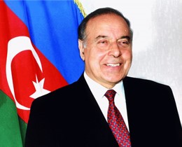 Ümummilli lider Heydər Əliyevin anadan   olmasının 98-ci  ildönümünə həsr olunmuş  doktorant və dissertantların