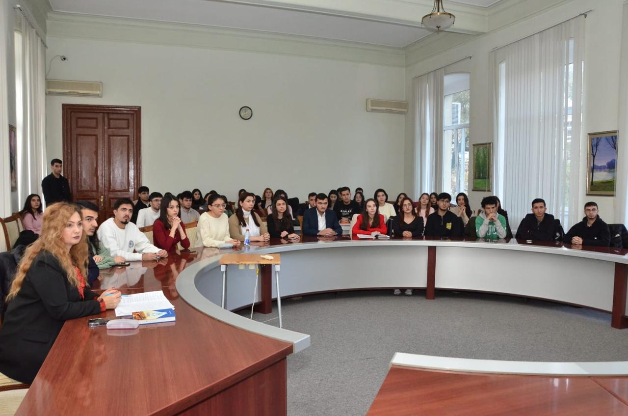 DİA-da “Ailə hüququnda övladlığa götürmə və himayədar ailə institutu” mövzusunda elmi seminar keçirilmişdir