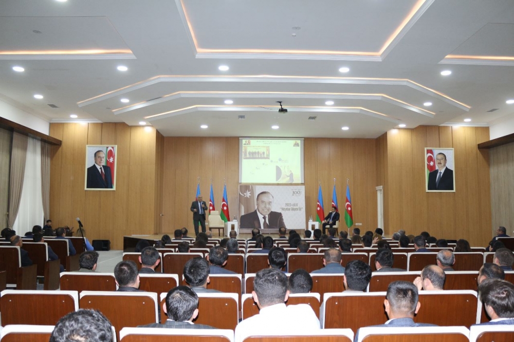 Ulu Öndər və Azərbaycanda yeni idarəçilik texnologiyaları mövzusunda təlim